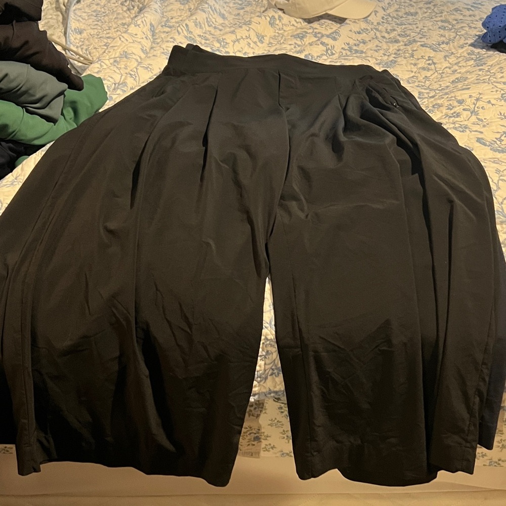 Athleta Black and navy trouser Pants